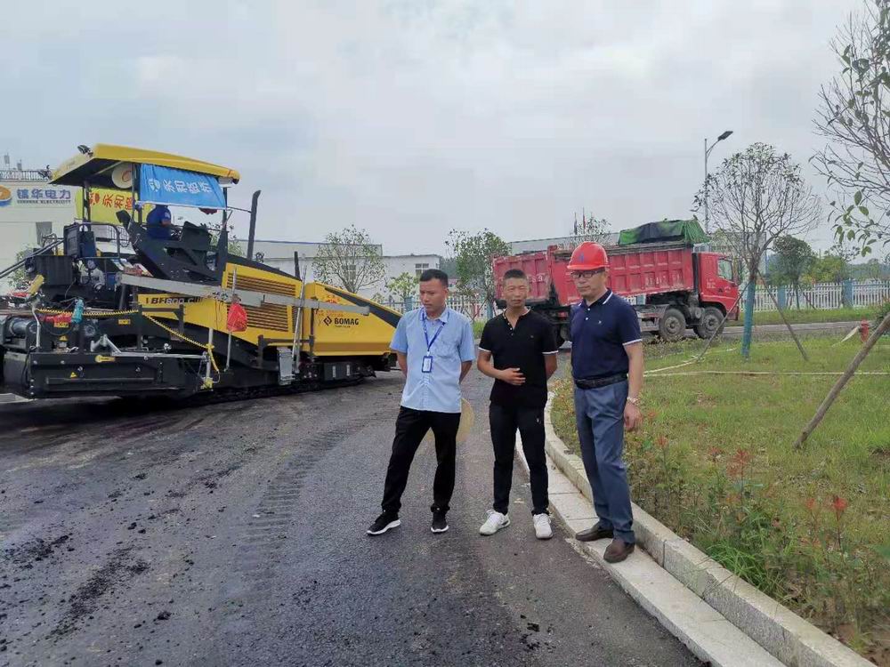 建設(shè)精品工程，鑄就行業(yè)名片，集團董事長孔德穩(wěn)蒞臨舜宇光學路面工程檢查指導(dǎo)工作