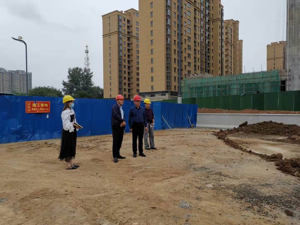 集團(tuán)董事長孔德穩(wěn)趕赴新十八大街項(xiàng)目施工現(xiàn)場、王水生產(chǎn)基地視察工作