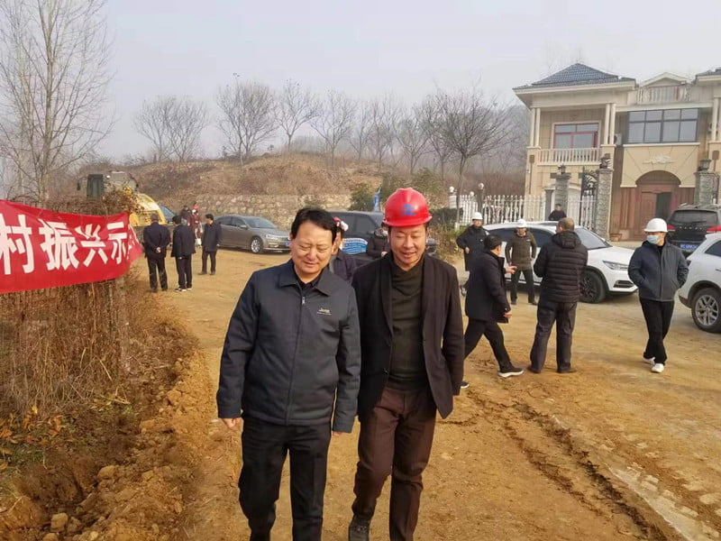 平橋區(qū)委副書記耿傳清赴河南永和建設(shè)集團(tuán)鄉(xiāng)村振興示范工程建設(shè)項(xiàng)目現(xiàn)場(chǎng)調(diào)研督導(dǎo)